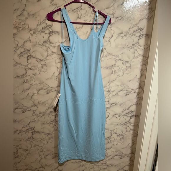 Bardot Echo Cutout One-Shoulder Midi
Dress - Picture 5 of 8